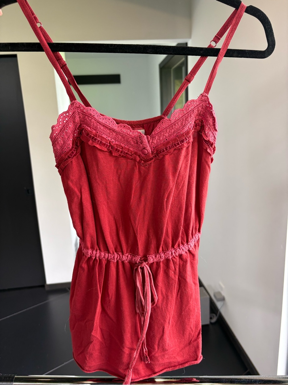 Vintage Y2K Abercrombie & Fitch Red Lace-Trim Cami